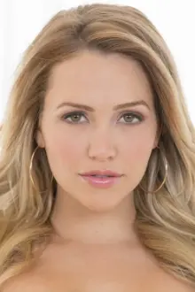 Mia Malkova como: Ela mesma