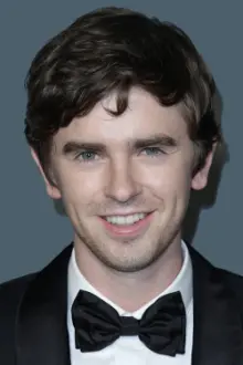 Freddie Highmore como: Shaun Murphy