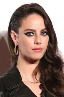 Kaya Scodelario como: Emma