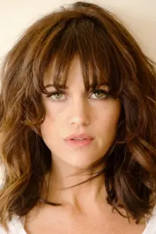 Carla Gugino como: Jessie