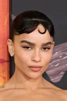 Zoë Kravitz como: Christina