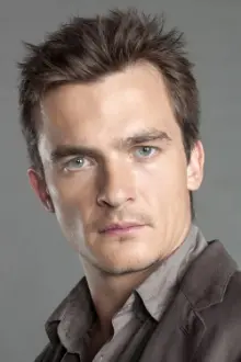 Rupert Friend como: Coco Leger