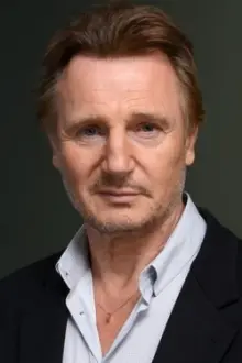 Liam Neeson como: Frank Drebin Jr.
