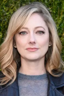 Judy Greer como: Grace Bradley