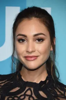 Lindsey Morgan como: Maria