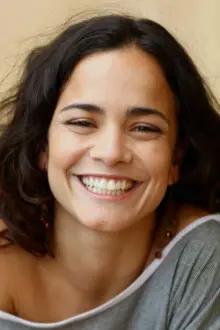 Alice Braga como: Nova Garçonete