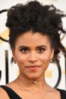 Zazie Beetz como: Dottie (voice)