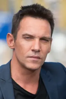 Jonathan Rhys Meyers como: Murphy