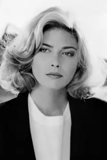 Kelly McGillis como: Narrated by (voice)