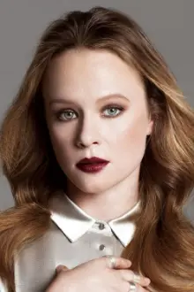 Thora Birch como: Hallie O'Fallon