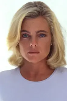 Erika Eleniak como: Monica