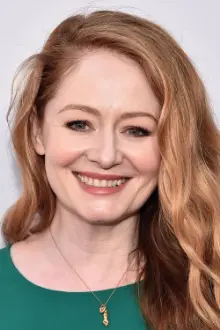 Miranda Otto como: Éowyn (voice)