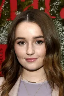 Kaitlyn Dever como: 