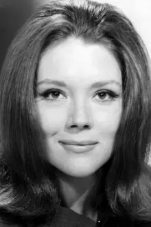 Diana Rigg como: Evil Queen