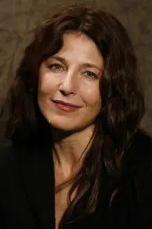 Catherine Keener como: Missy Armitage