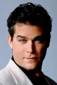 Ray Liotta como: Ele mesmo