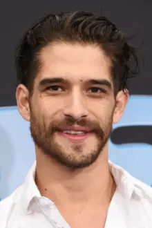 Tyler Posey como: Aidan