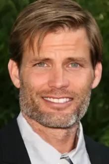 Casper Van Dien como: Driver