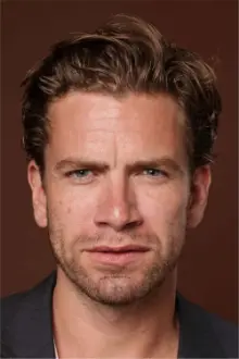 Nikolaj Lie Kaas como: Jonas Bechmann