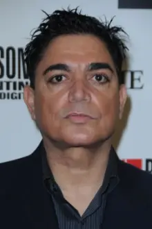 Michael DeLorenzo como: Sergio Espinoza