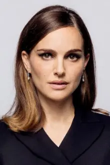 Natalie Portman como: Evey Hammond