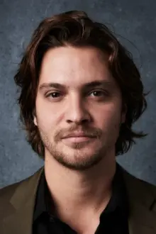 Luke Grimes como: Michael Silverman