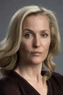 Gillian Anderson como: Jean Maclestone