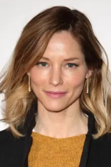 Sienna Guillory como: Natalie Yelburton