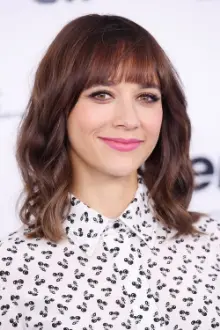 Rashida Jones como: Julia