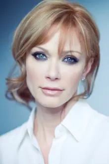 Lauren Holly como: Dr. Thorne