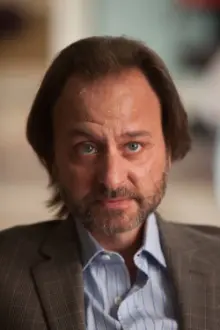 Fisher Stevens como: 