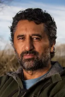 Cliff Curtis como: Tāwharau ‘Taffy’