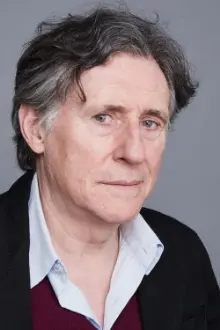 Gabriel Byrne como: Harry Compton