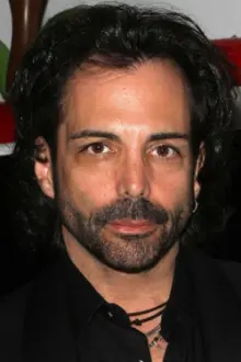 Richard Grieco como: Ty Kinnick