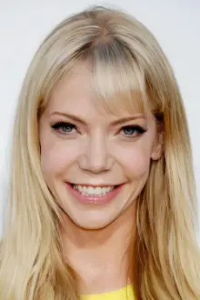 Riki Lindhome como: Ela mesma