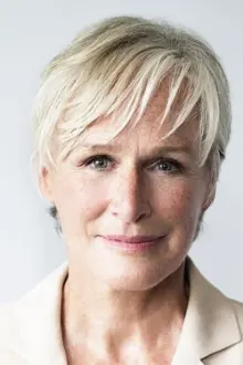 Glenn Close como: Maggie