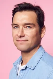 Antony Starr como: Garrett Hawthorne