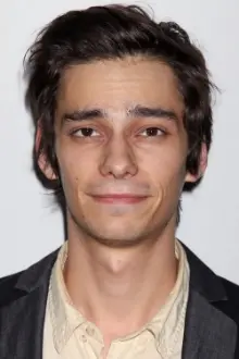 Devon Bostick como: Mark