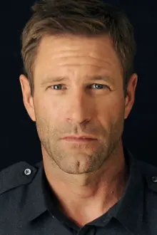 Aaron Eckhart como: Kevin Rooney