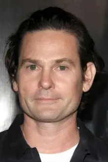 Henry Thomas como: Simon Cotton