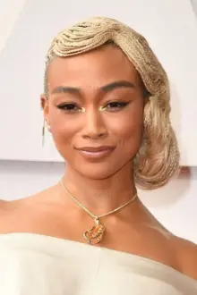 Tati Gabrielle como: Hannah Kim