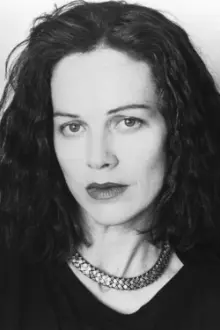 Judy Davis como: Sybylla Melvyn