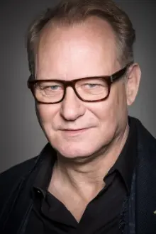 Stellan Skarsgård como: John River