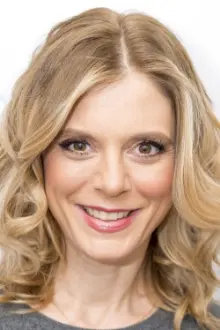 Emilia Fox como: Lady Victoria Wotton