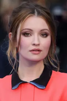 Emily Browning como: Babydoll