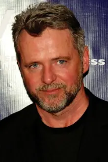 Aidan Quinn como: 