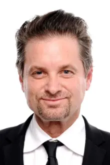 Shea Whigham como: Peanut Head