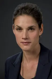 Missy Peregrym como: Amy