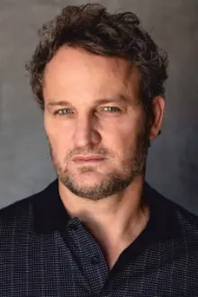 Jason Clarke como: Frank Zariakas