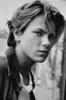 River Phoenix como: Self (archive footage)